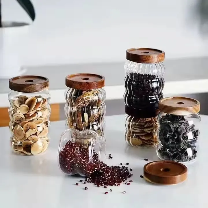 Preventing Moisture in Spice Jars with Bamboo Lids