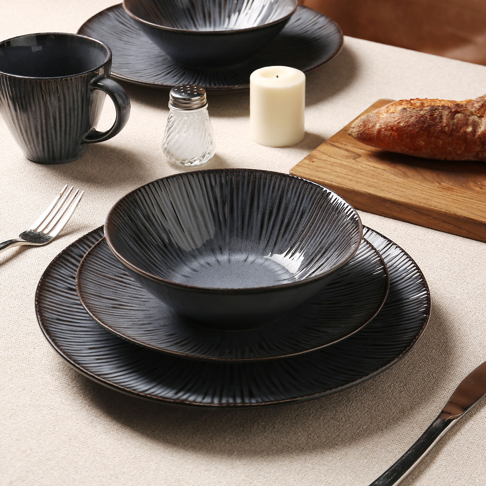 Durability of a High-Quality Black Ceramic Dish Set