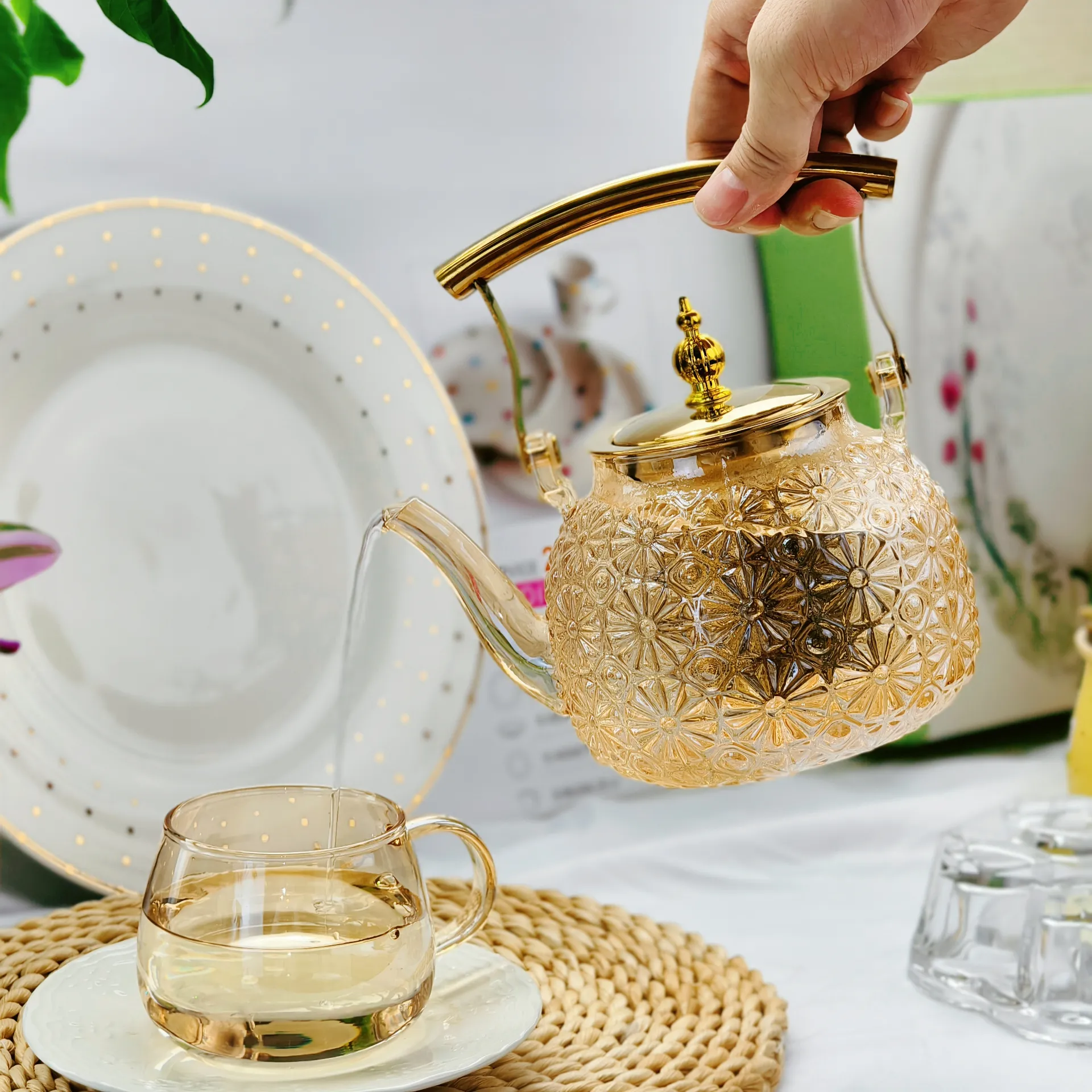 Copper And High Borosilicate Glass Teapot Lifting Beam Handle Ensures Easy Pouring