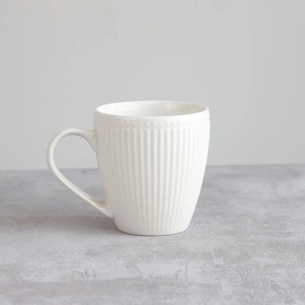 linear textures and dot embossed porcelain dinner set