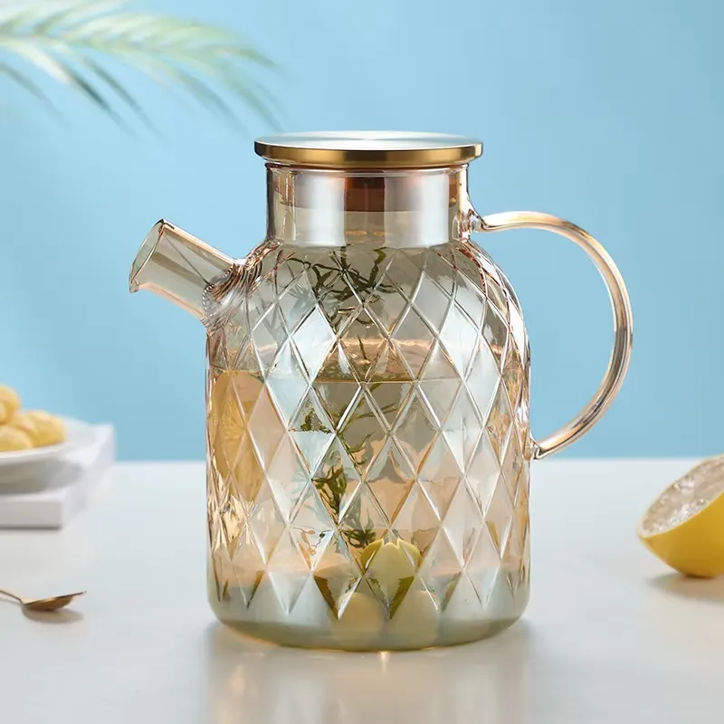 Diamond Shaped High Borosilicate Glass Water Pitcher With Bamboo/Stainless Steel Lid