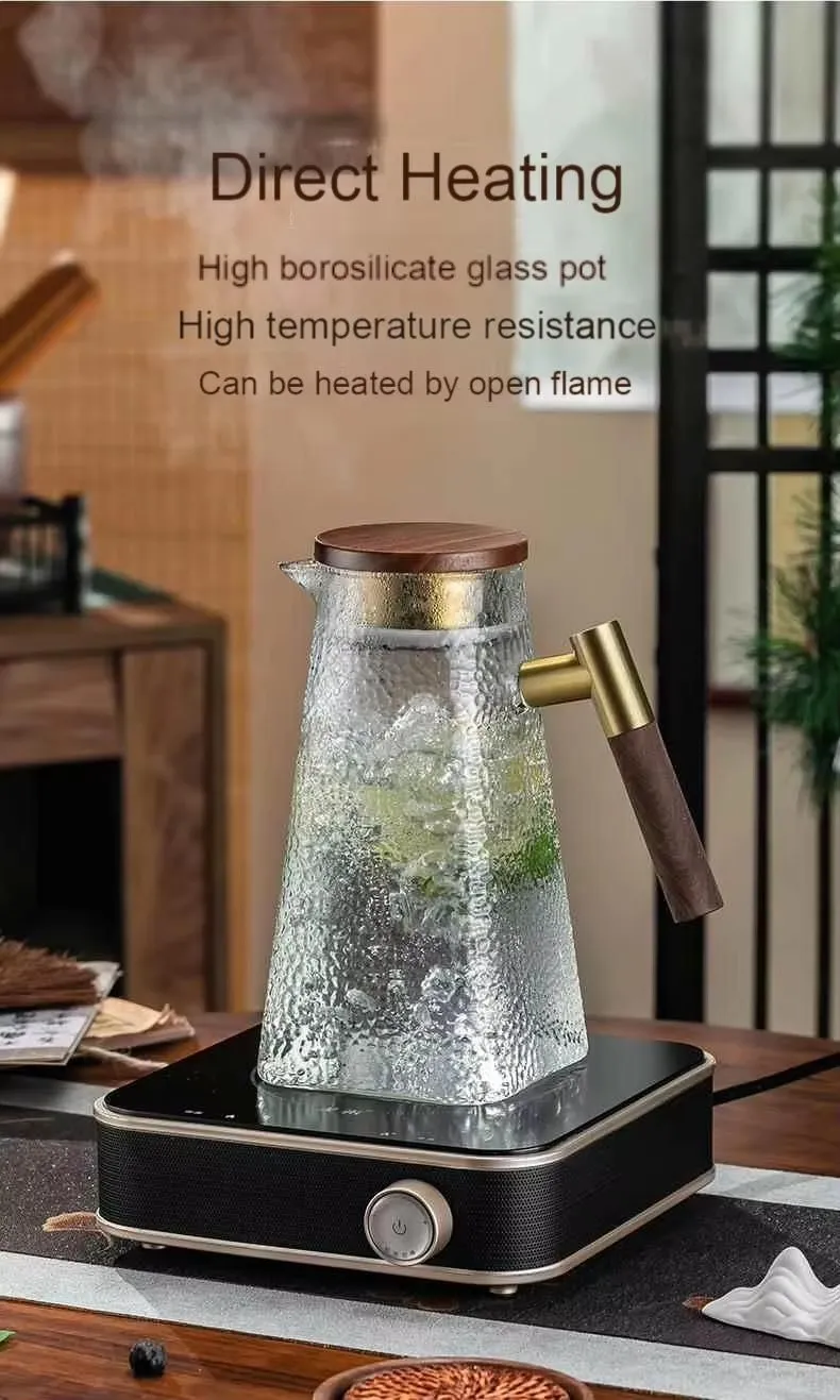 Large Capacity High Borosilicate Glass Pitcher With Wood Handle