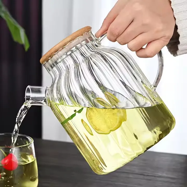 Vertical Striped High Borosilicate Glass Water Pitcher With Bamboo/Stainless Steel Lid