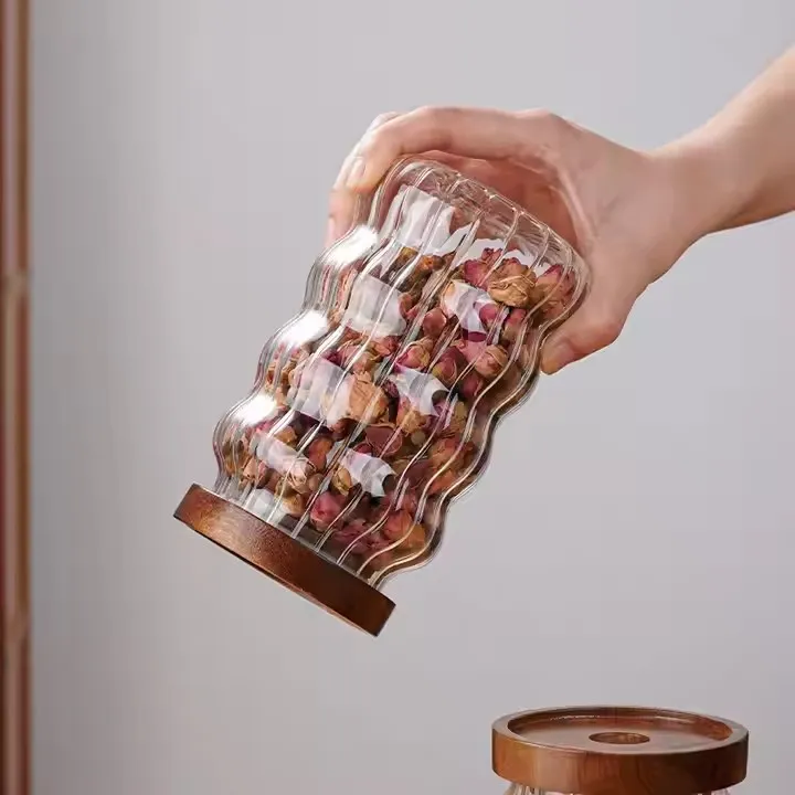 Curved Type Vertical Stripe Inside High Borosilicate Glass Jars With Acacia Wooden Lids