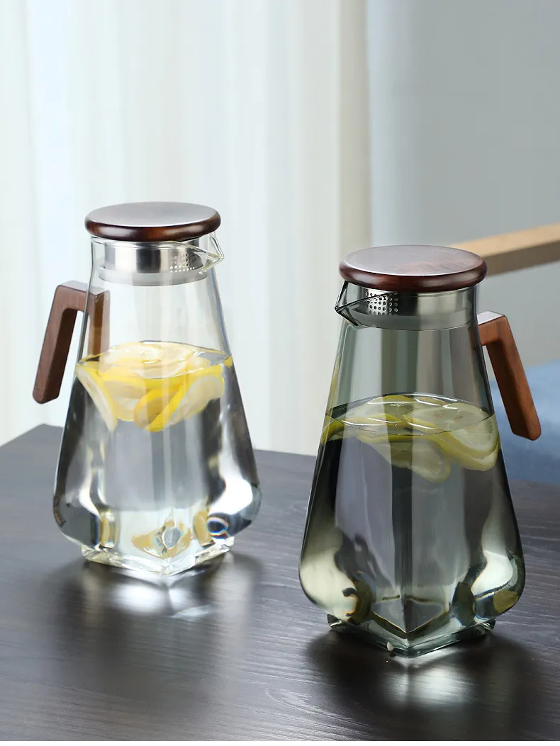 Newly Designed High Borosilicate Glass  Pitcher with Walnut Wood Handle&#038;Lid